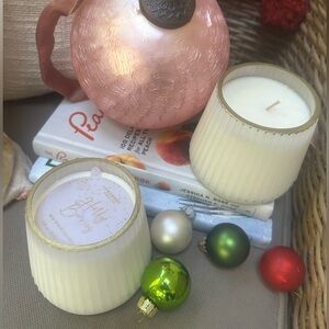 Nordstrom Foundry Candke Co Holly Berries Soy Blend Candle NWT Sold as 1